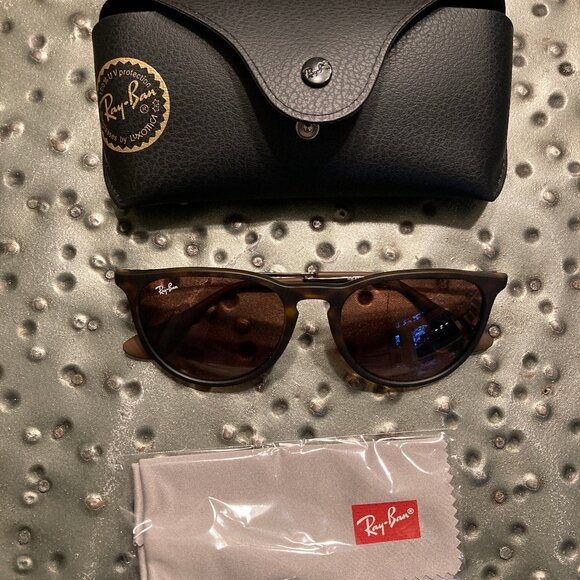NEW Ray-Ban Erika Classic Sunglasses - Picture 2 of 4